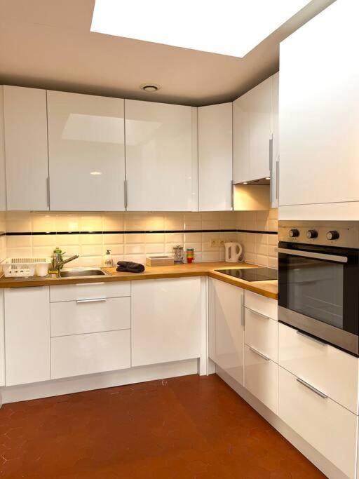 Appartement A Pied Du Centre Avec Place De Parking Arles Ngoại thất bức ảnh