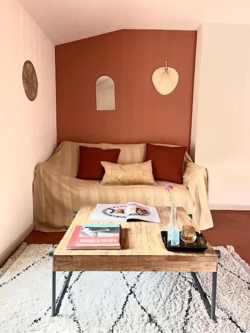 Appartement A Pied Du Centre Avec Place De Parking Arles Ngoại thất bức ảnh