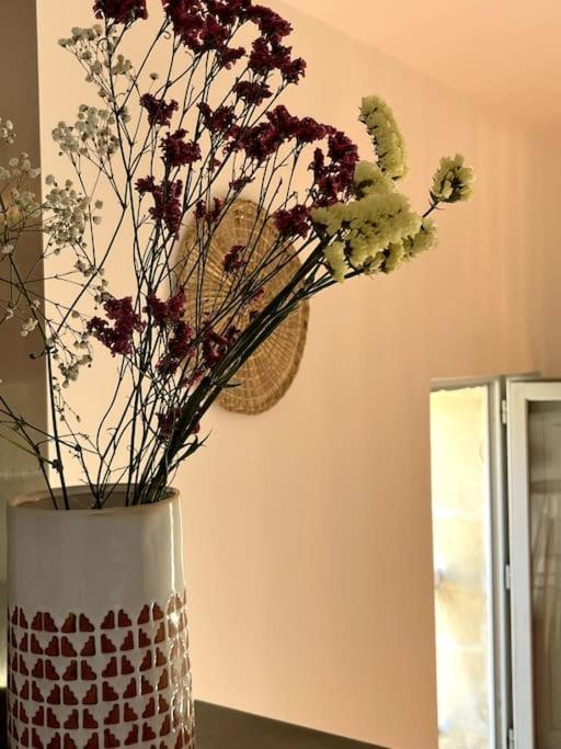 Appartement A Pied Du Centre Avec Place De Parking Arles Ngoại thất bức ảnh