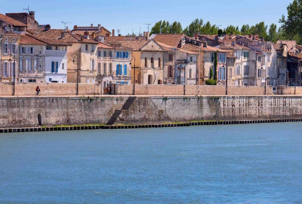 Appartement A Pied Du Centre Avec Place De Parking Arles Ngoại thất bức ảnh